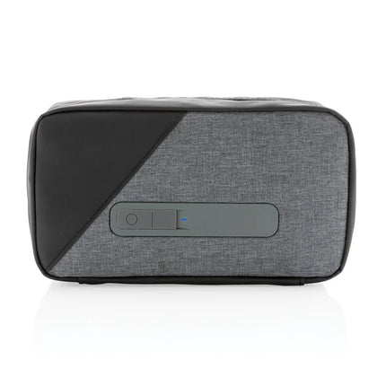 Portable UV-C steriliser pouch with integrated battery - hospitality