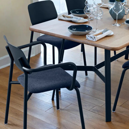 SO'O 180 x 90 Oak table 6 seater - hospitality