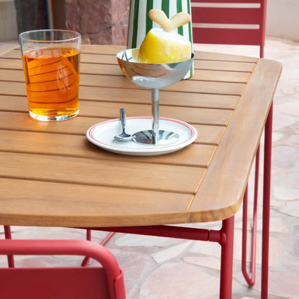  modern design and curved metal frame