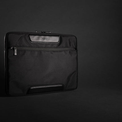Swiss Peak AWARE™ RPET Voyager 15.6" laptop sleeve - hospitality