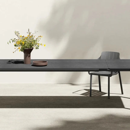 Tevere Lam 210 Extensible HPL Table | 211–275.5cm FROM SEPTEMBER 2026 - hospitality