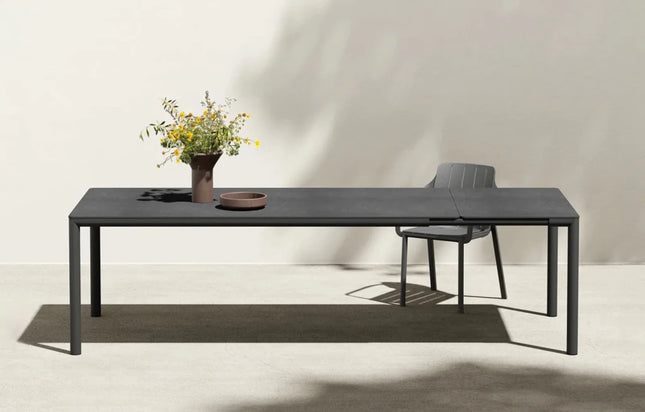 Tevere Lam 210 Extensible HPL Table | 211–275.5cm FROM SEPTEMBER 2026 - hospitality