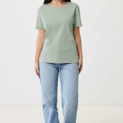 Yal women lightweight recycled cotton t-shirt - hospitality