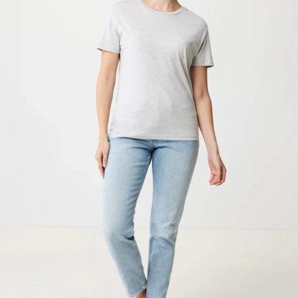 Yal women lightweight recycled cotton t-shirt - hospitality